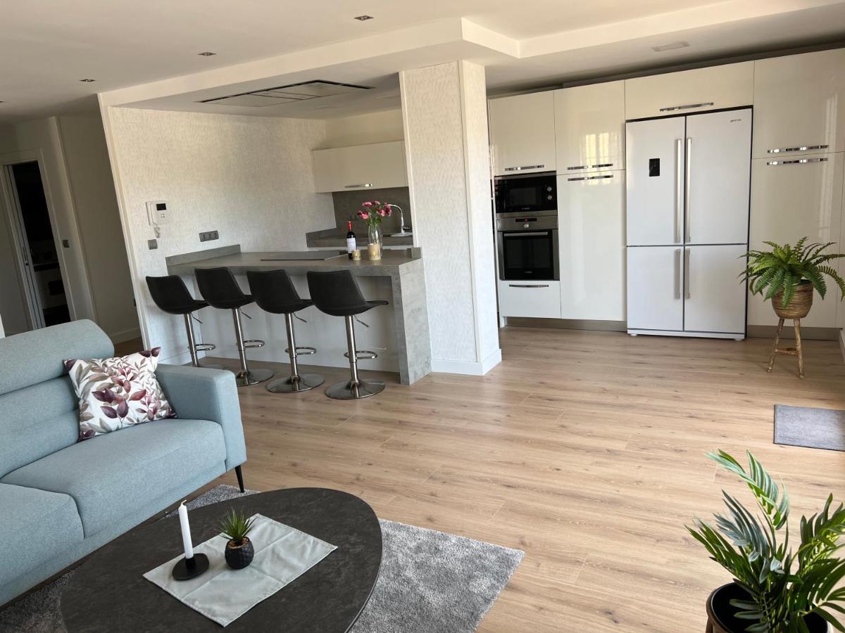 Luxury 190M2 Amplio Apartamento Moderno Con Terraza En La Azotea De 50M2 Junto A La Playa, En El Centro De Torre Del Mar, Malaga, Modern Large Apartment With 50M2 Roof Terrace By The Beach, Right In The Center Of Torre Del Mar, Malaga Εξωτερικό φωτογραφία